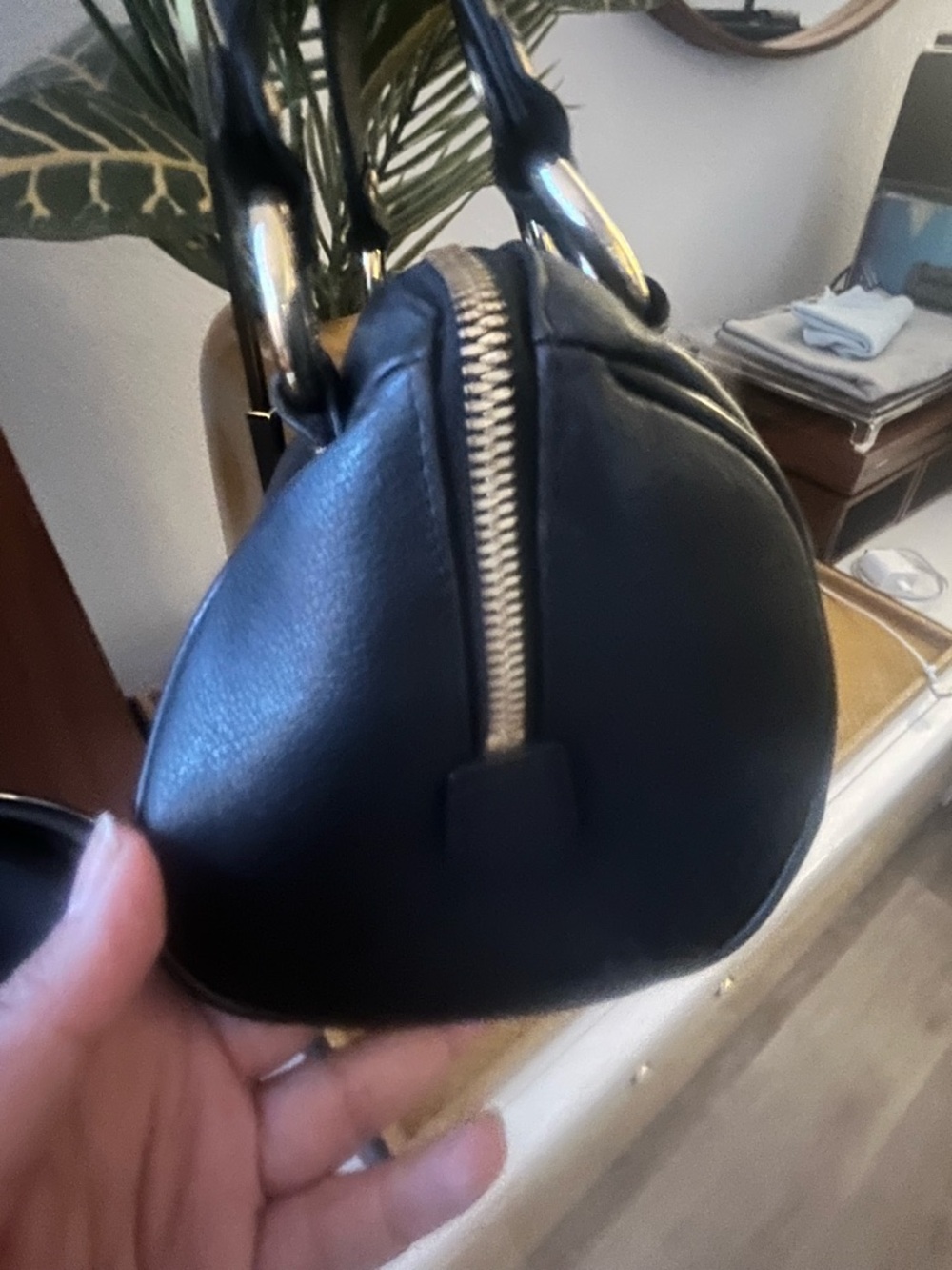 MCM Black Leather Shoulder Bag with Gold Hardware - Picture 8 of 16